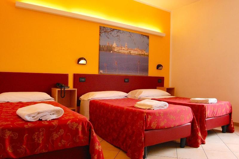 Hotel Mantegna Stazione Mantova Ngoại thất bức ảnh