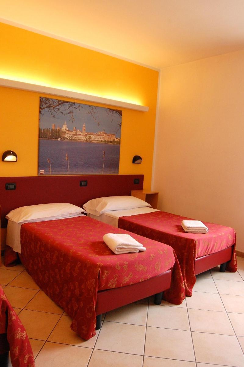 Hotel Mantegna Stazione Mantova Ngoại thất bức ảnh