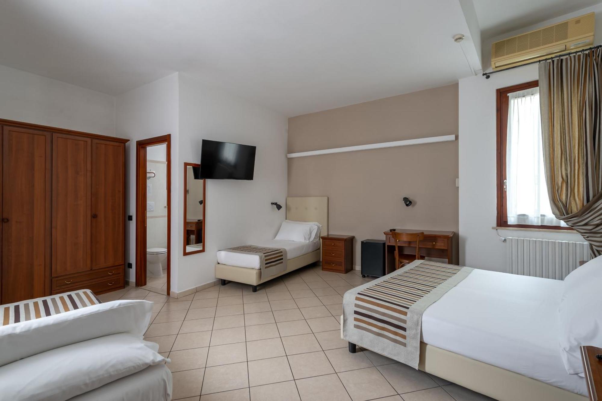 Hotel Mantegna Stazione Mantova Ngoại thất bức ảnh