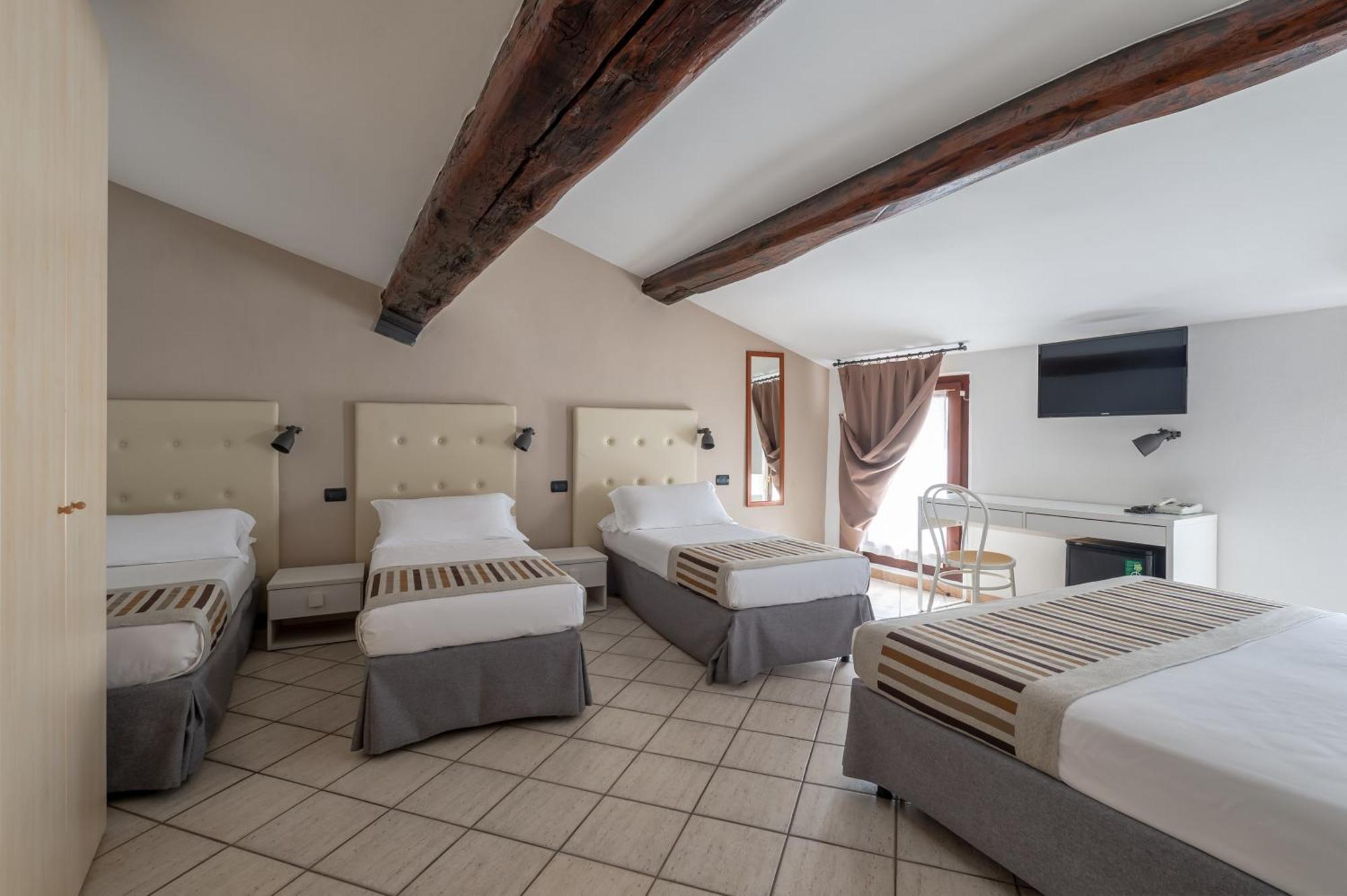 Hotel Mantegna Stazione Mantova Ngoại thất bức ảnh