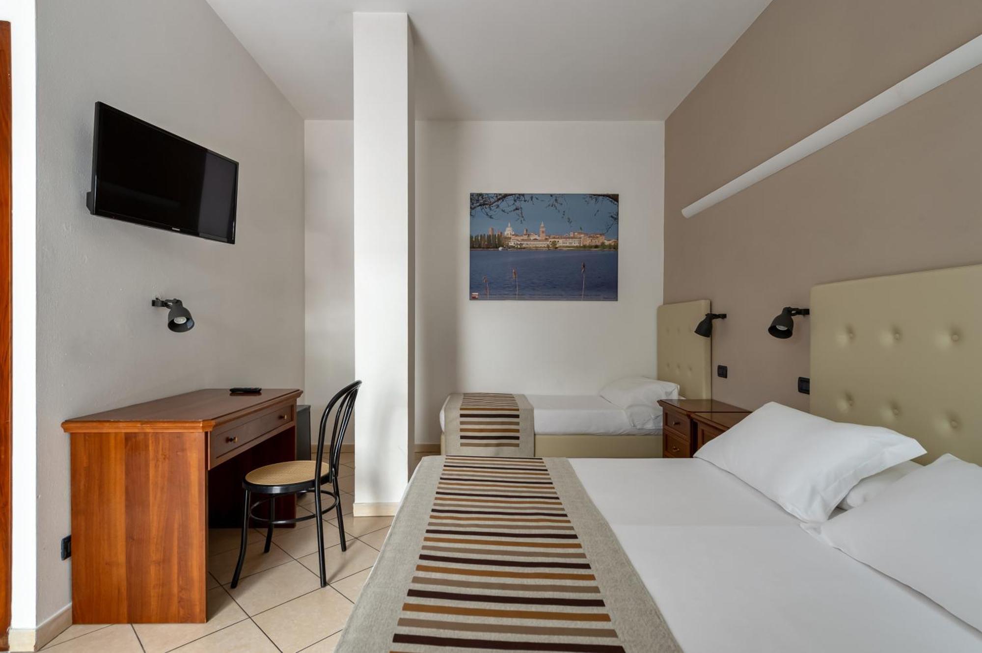 Hotel Mantegna Stazione Mantova Ngoại thất bức ảnh