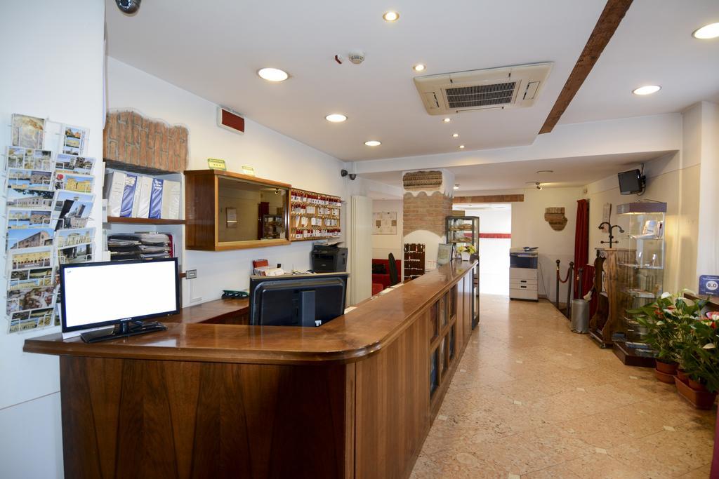 Hotel Mantegna Stazione Mantova Ngoại thất bức ảnh